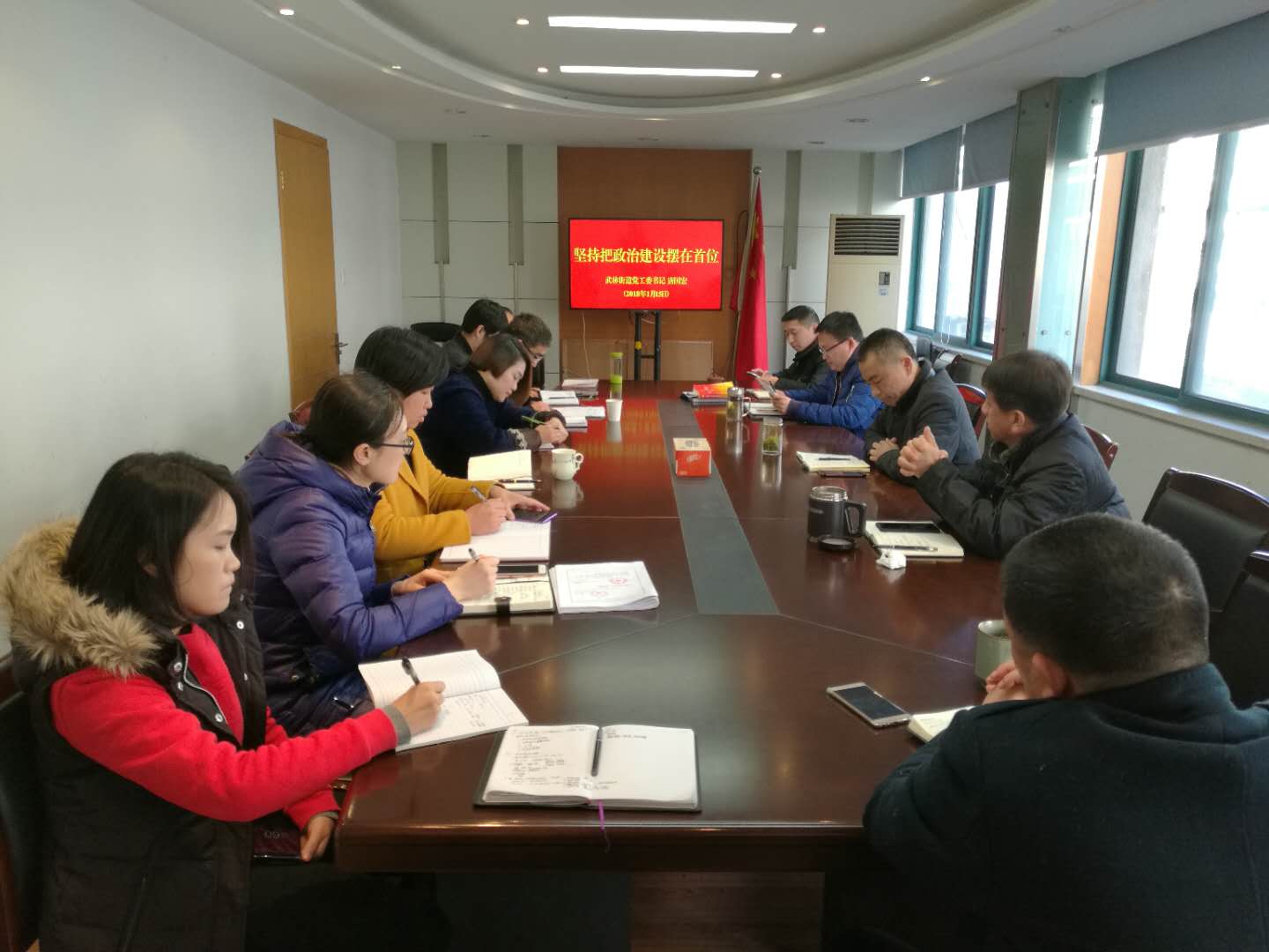武林街道黨工委書記唐國宏為黨員上黨課.jpg