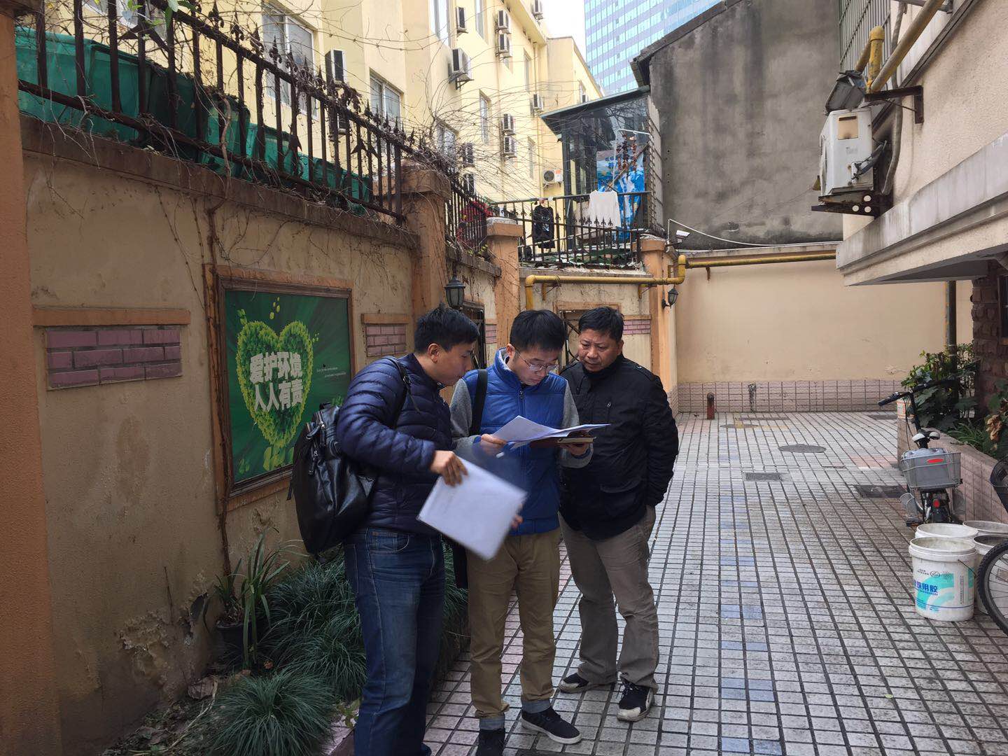 加梯辦現(xiàn)場踏勘延齡苑3幢.jpg