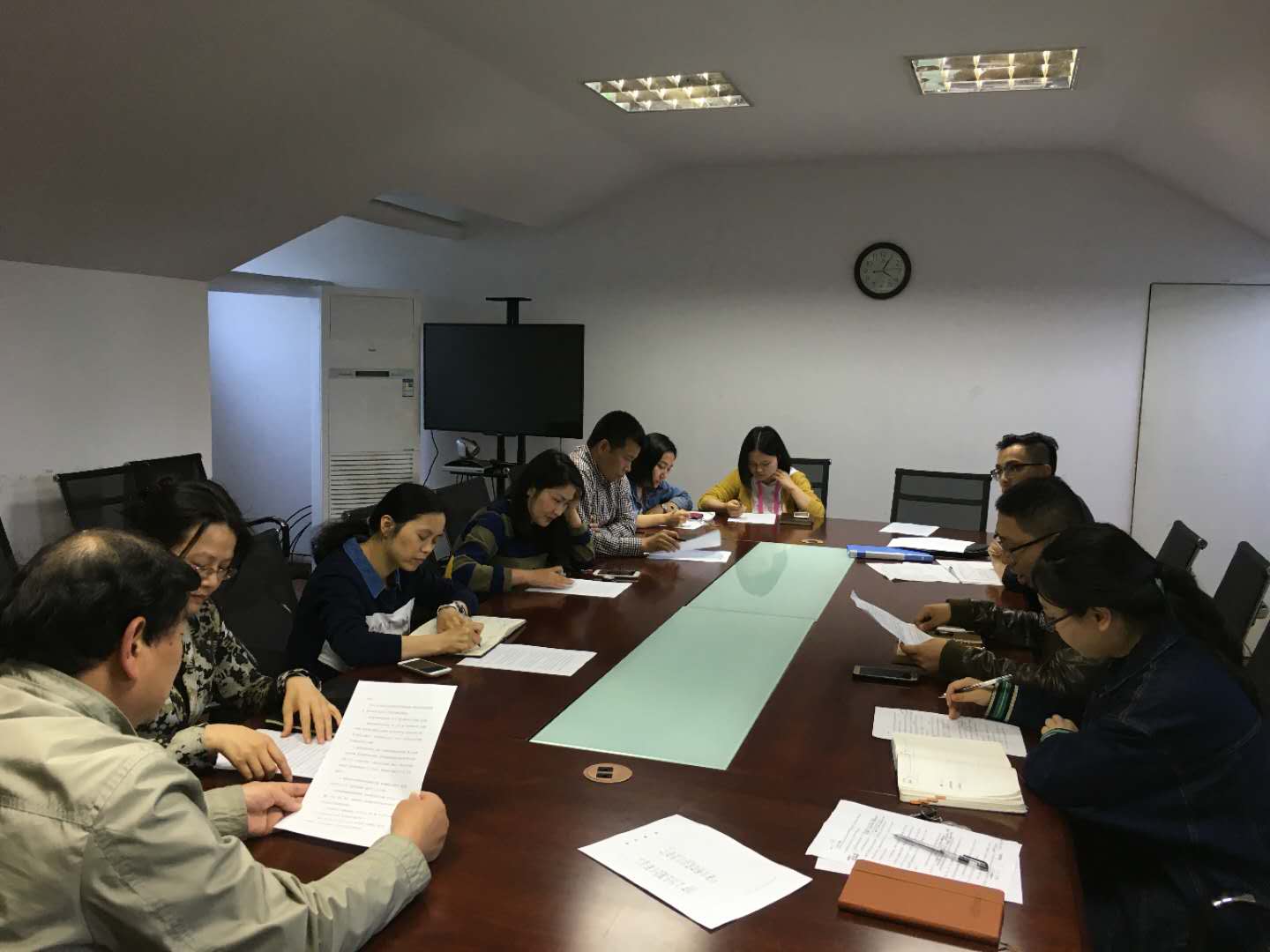召開一季度支部大會(huì).jpg