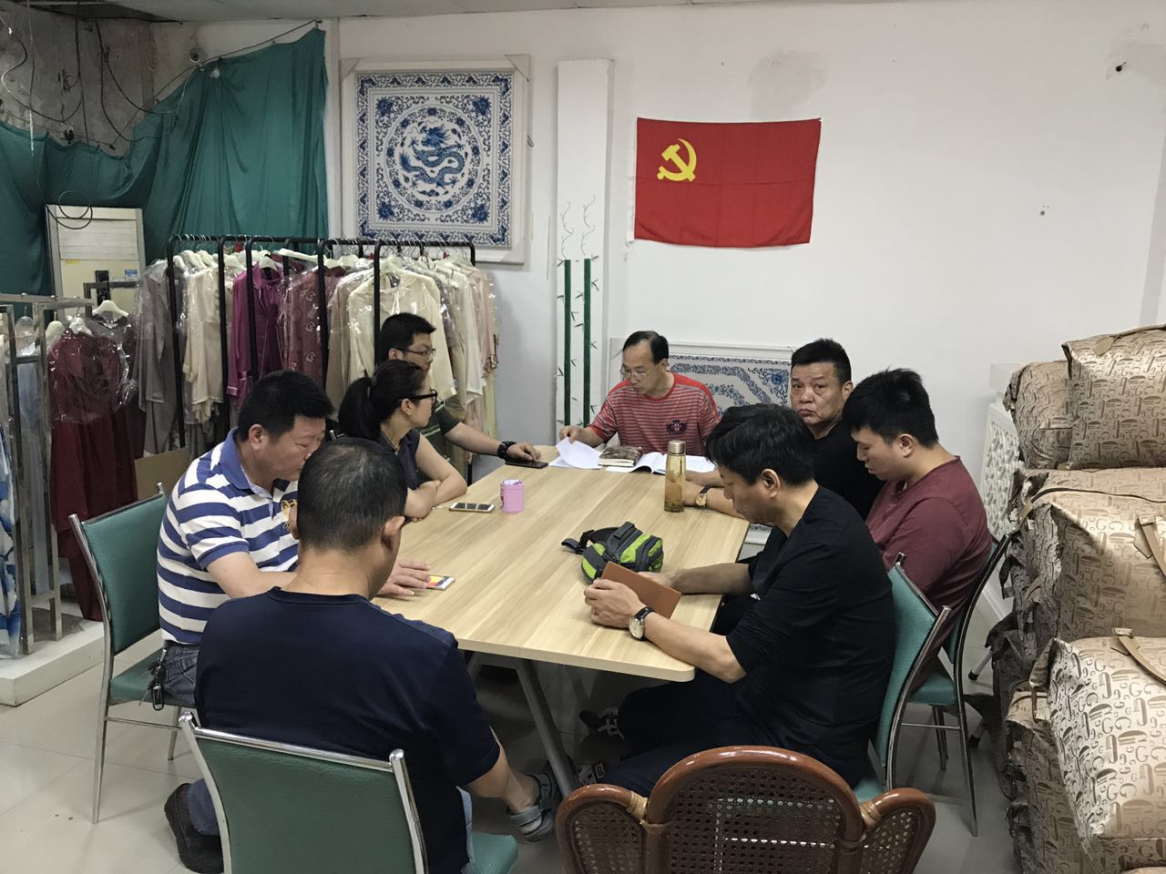 喜得寶湖州支部車間里的”兩學(xué)一做“主題黨日活動(dòng)4.jpg