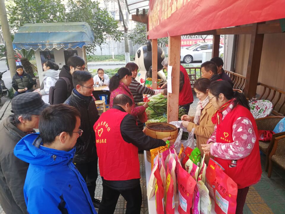 黨員開展十分鐘便民微公益活動(dòng).jpg
