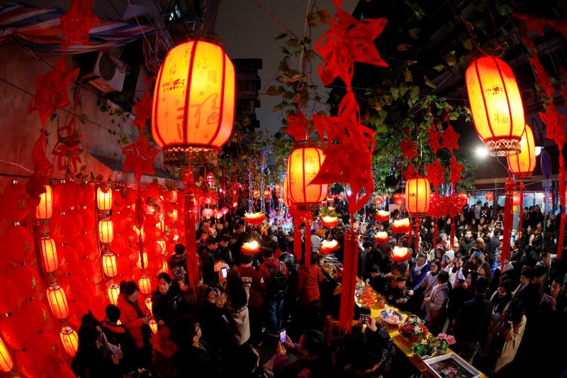七支部黨員積極開(kāi)展錢(qián)塘燈會(huì)籌備和平安巡防工作.jpg