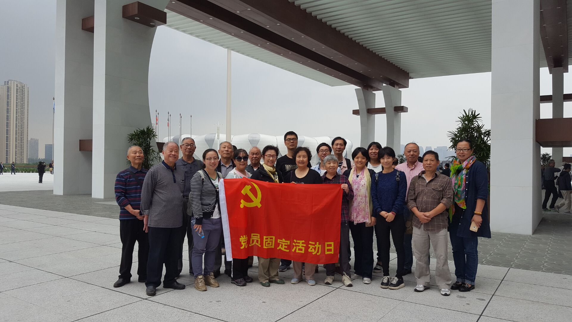 安吉社區(qū)固定主題黨日活動(dòng)參觀國博中心.jpg
