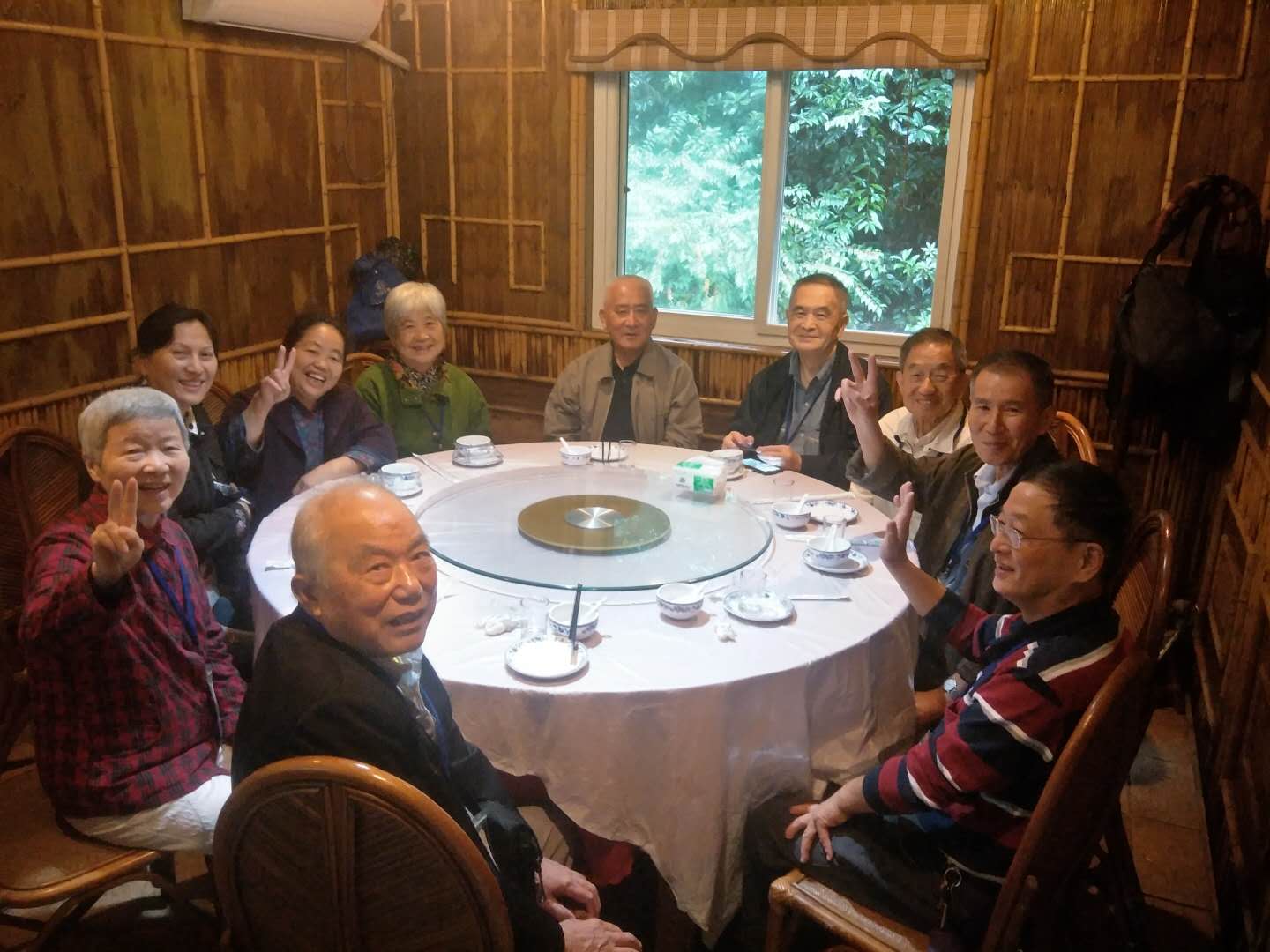 黨員戶外活動(dòng).jpg