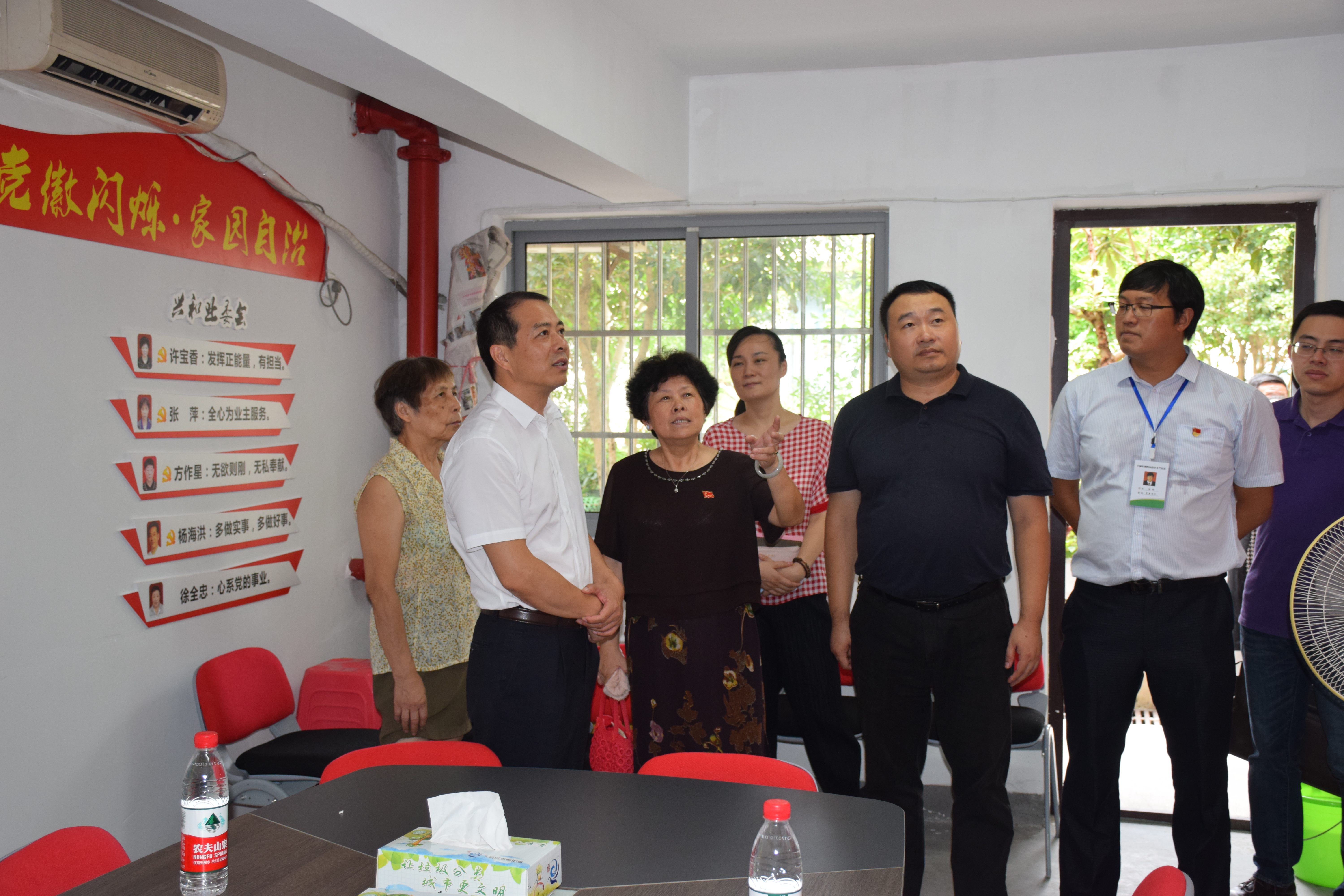 街道區(qū)委組織部領(lǐng)導(dǎo)視察.JPG