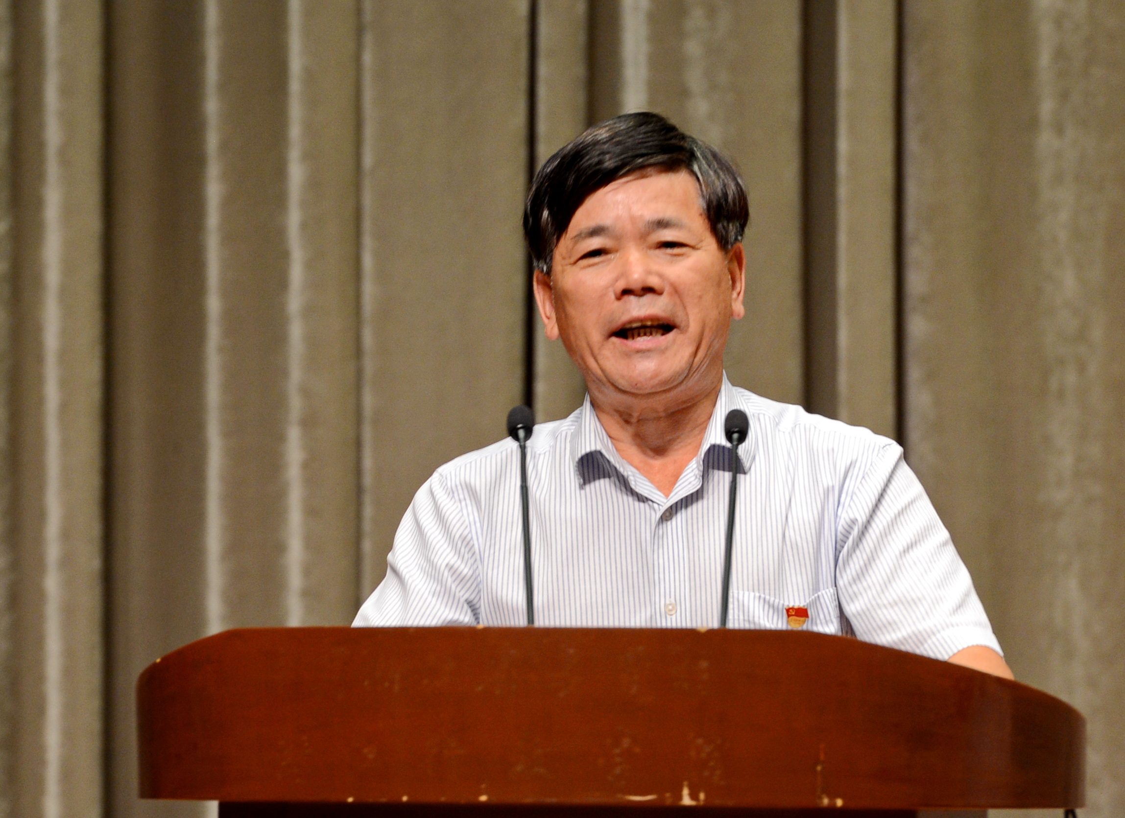 新昌縣鏡嶺鎮(zhèn)外婆坑村黨支部書(shū)記林金仁.JPG