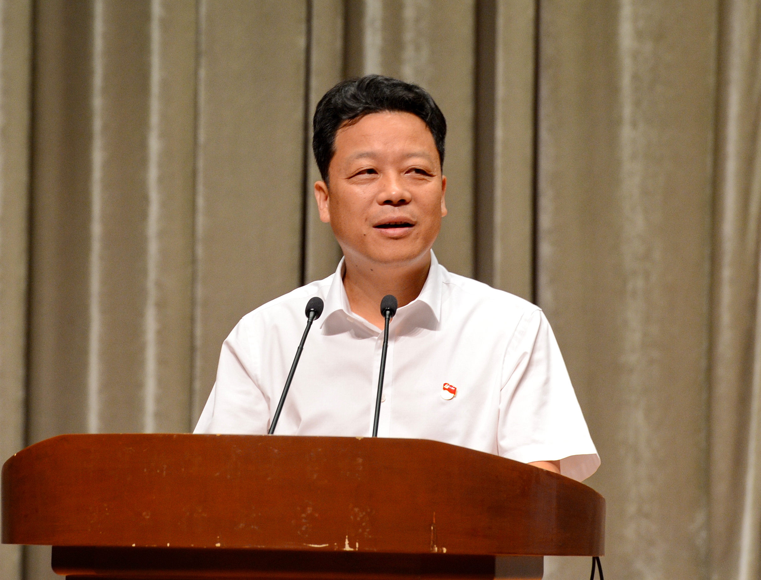 桐鄉(xiāng)市濮院鎮(zhèn)新聯村黨委書記朱永良.JPG