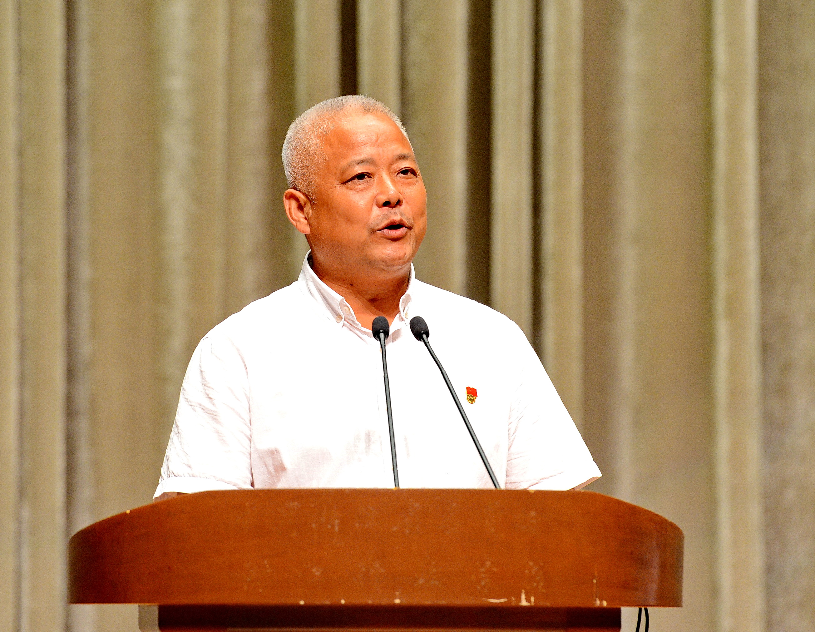 永康市石柱鎮(zhèn)塘里村黨支部書(shū)記孫朝廳.JPG