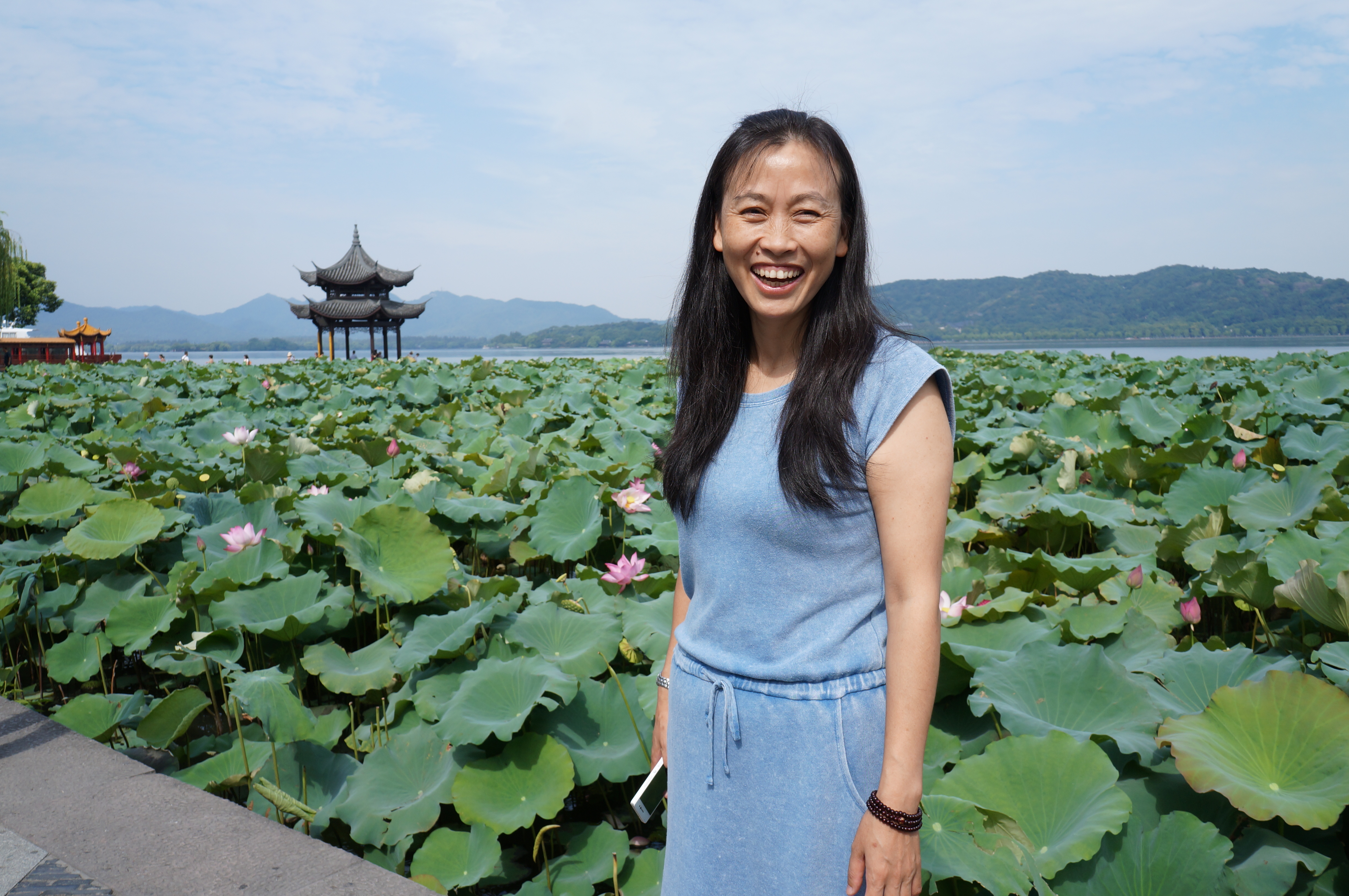 杭州上城區(qū)湖濱街道吳山路社區(qū)黨委書記 朱虹.JPG