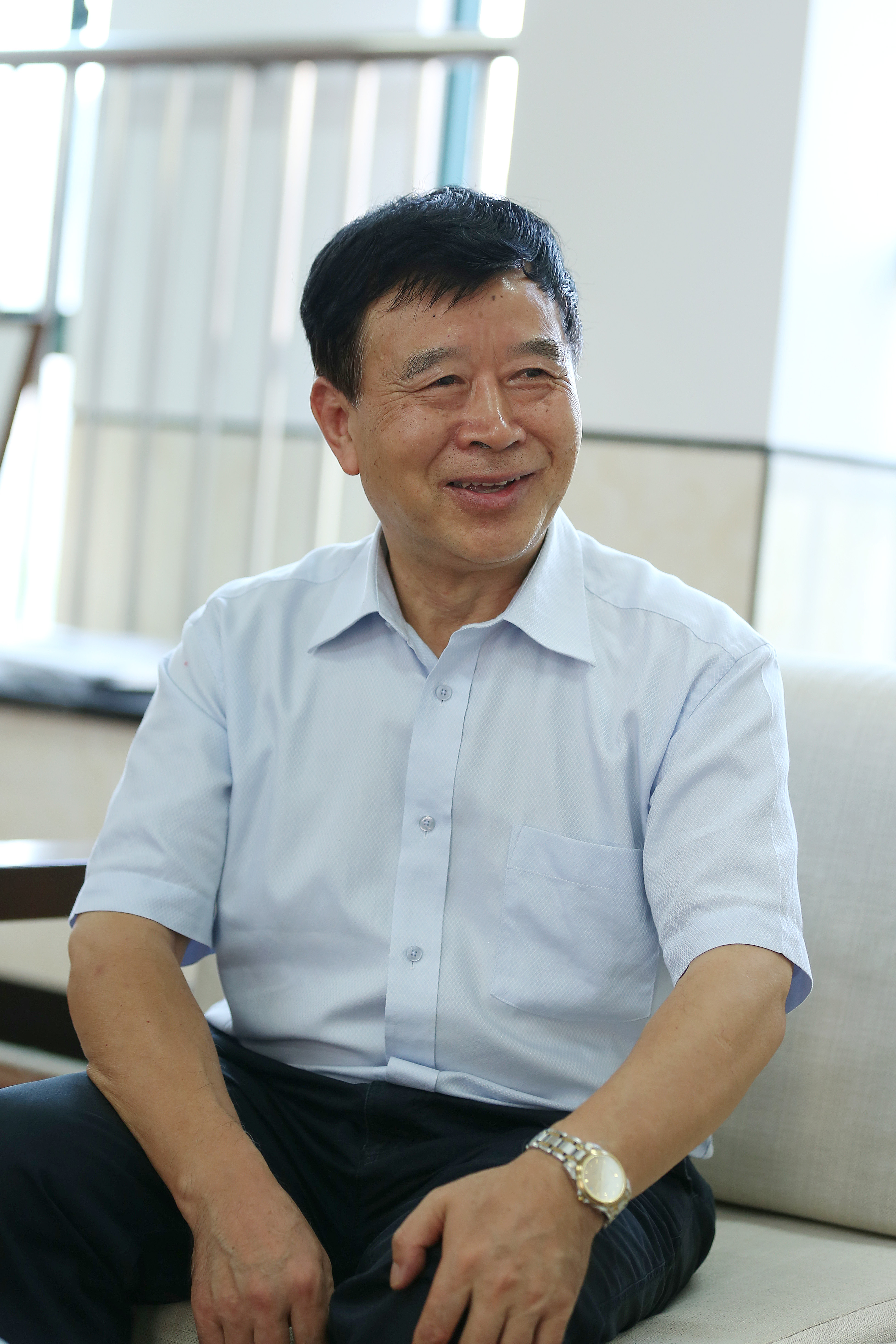 浙江錦繡育才教育集團(tuán)黨委書(shū)記 郁龍旺.jpg