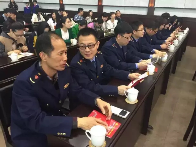 2等待激動(dòng)人心的時(shí)刻.jpg