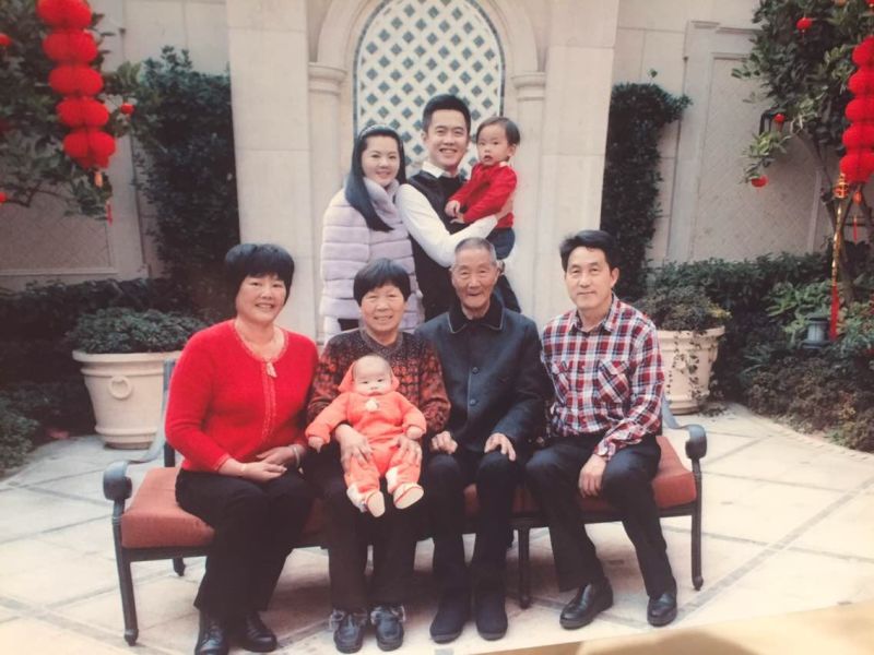 吳世媚家庭照片.jpg