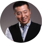 電視主持人小強(qiáng)讀“新語” 一個(gè)黨員就是“一面旗”