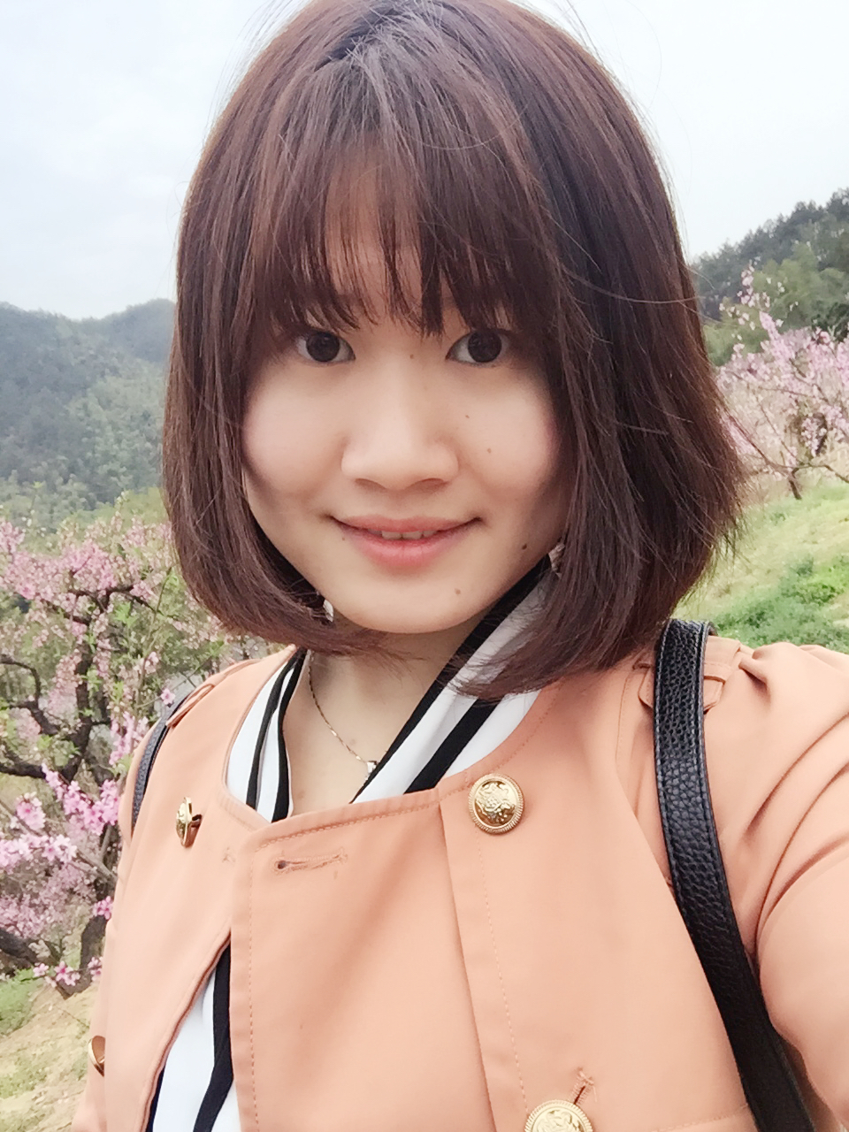 夏婧（剛?cè)肼毚髮W(xué)生，杭州技師學(xué)院商務(wù)系教師）.jpg