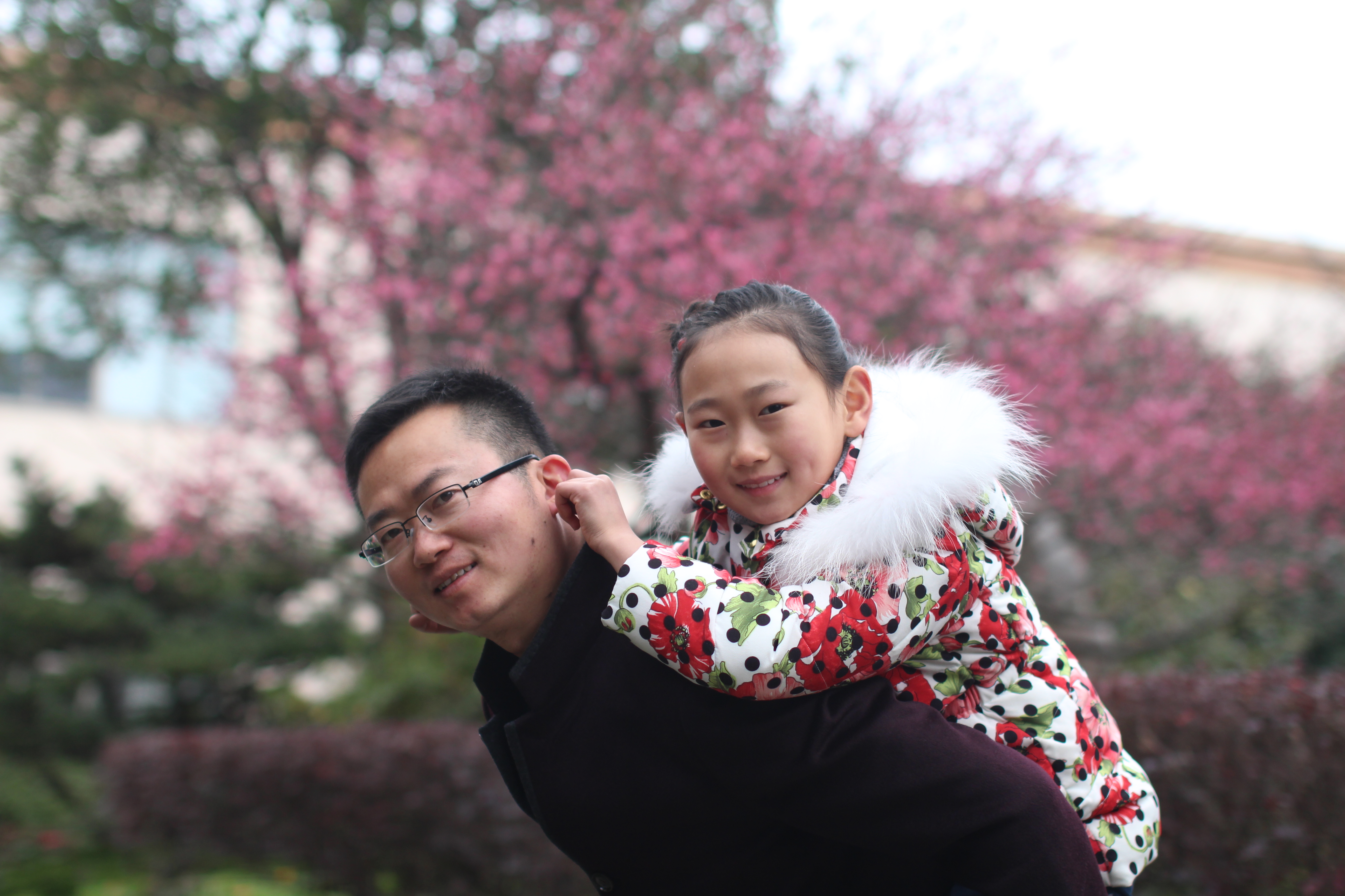 葉康豐和女兒.JPG