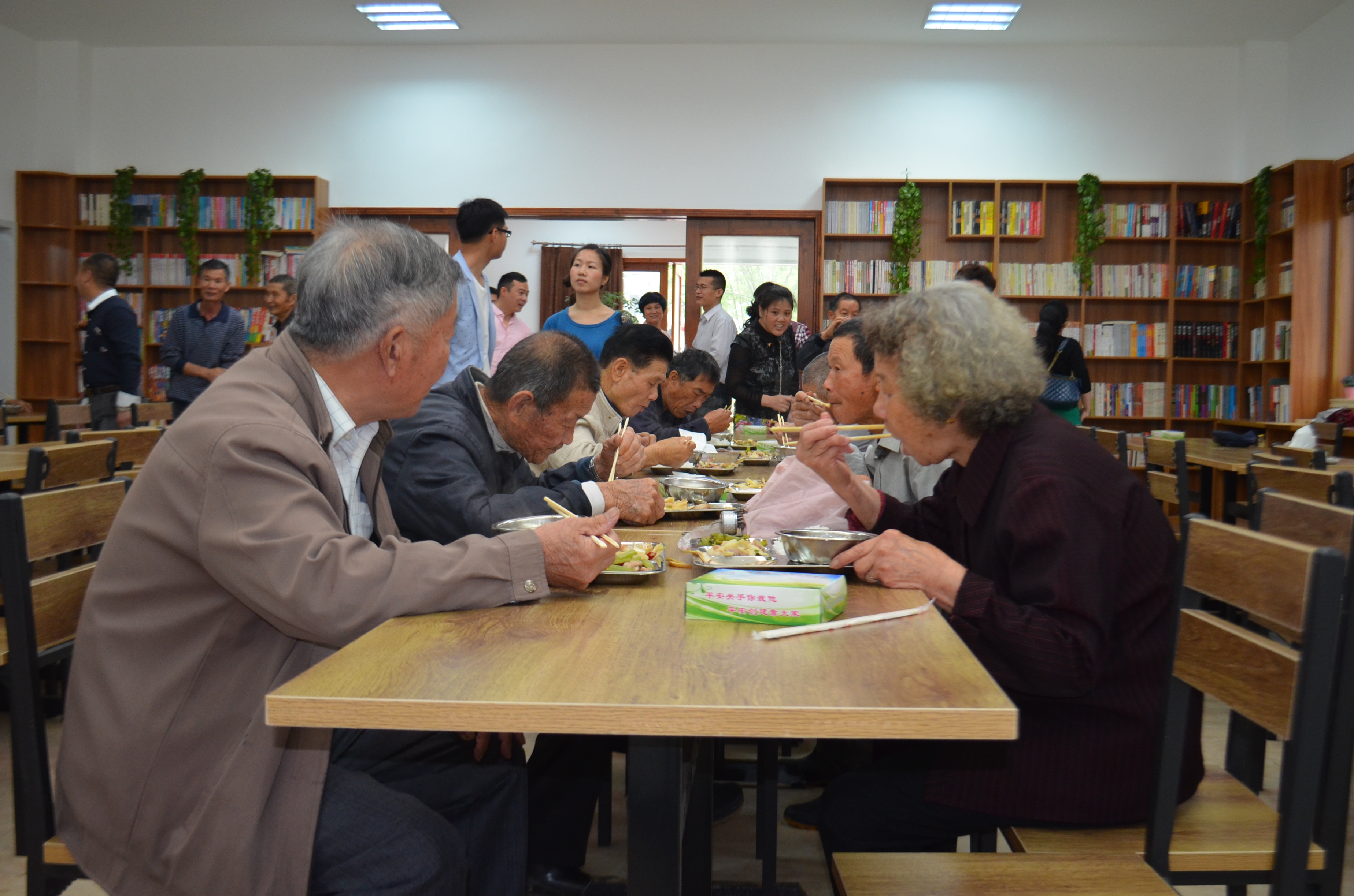 28_1期本期關(guān)注  溫州村民中心稿配圖2(小圖）.jpg