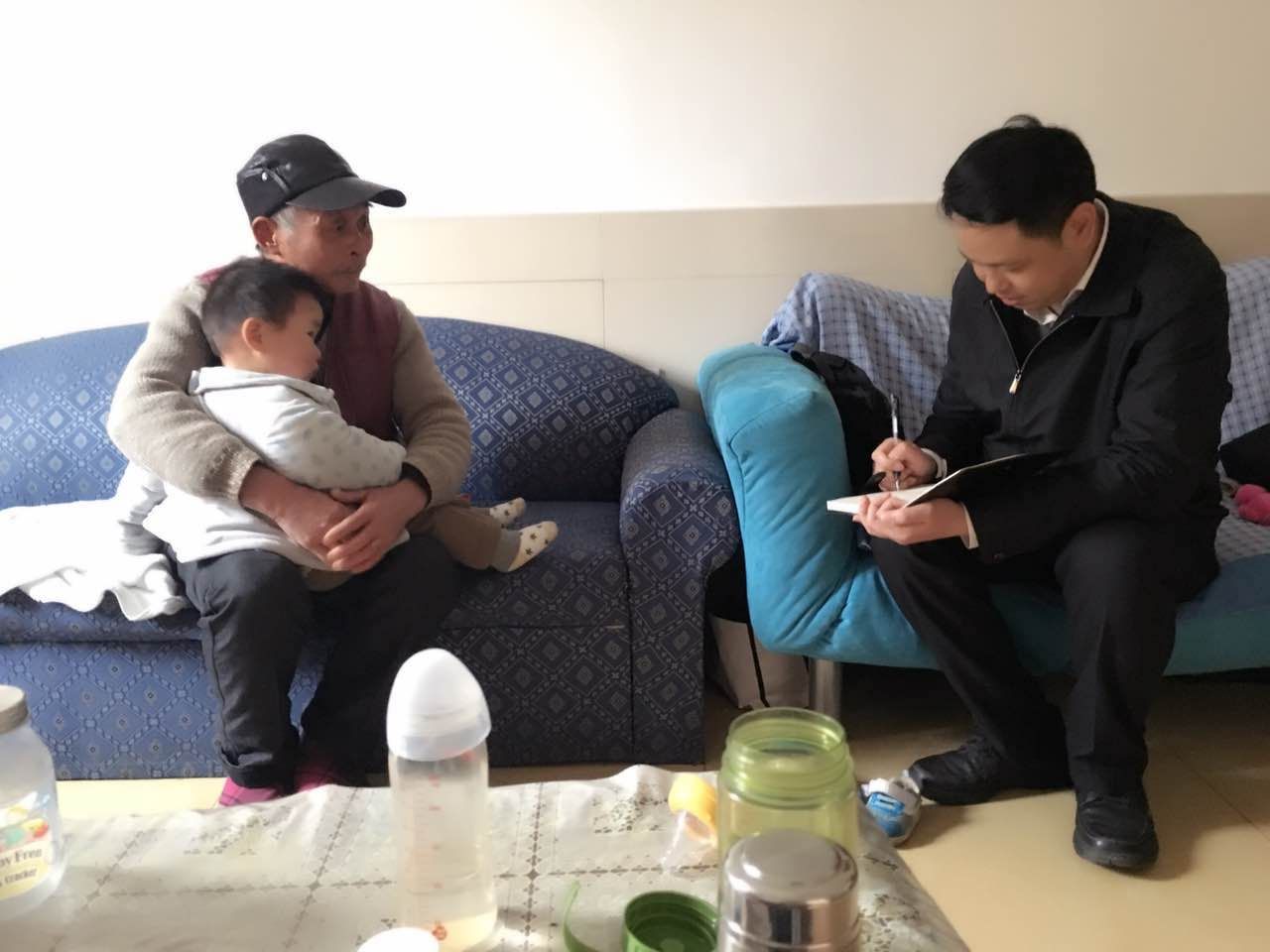 1-陳鍵副部長(zhǎng)記取群眾意見(jiàn)建議.jpg