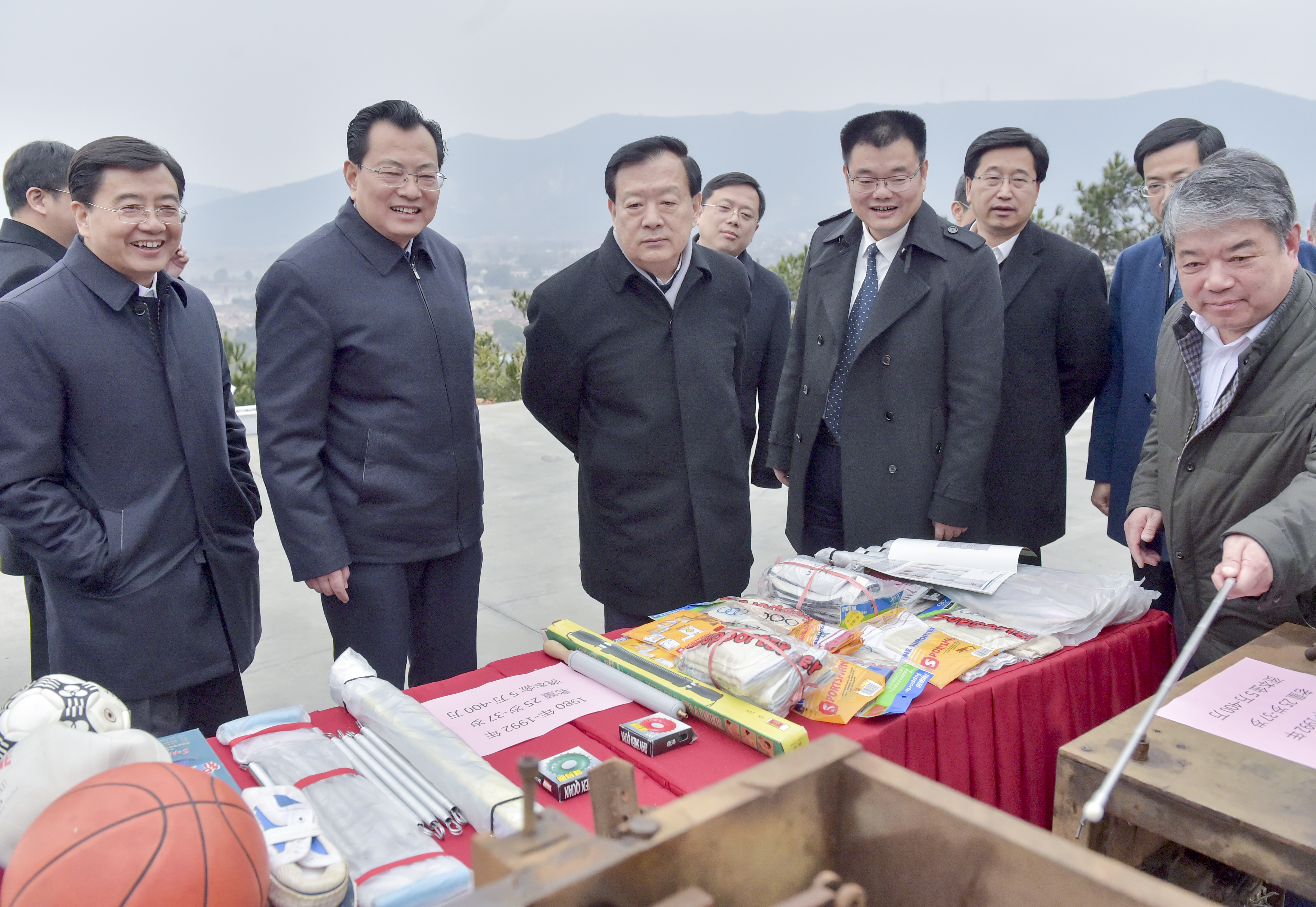 2月3日，省委書記夏寶龍考察湖州長興太湖龍之夢樂園項(xiàng)目，了解浙商回歸重大項(xiàng)目建設(shè)情況。.jpg