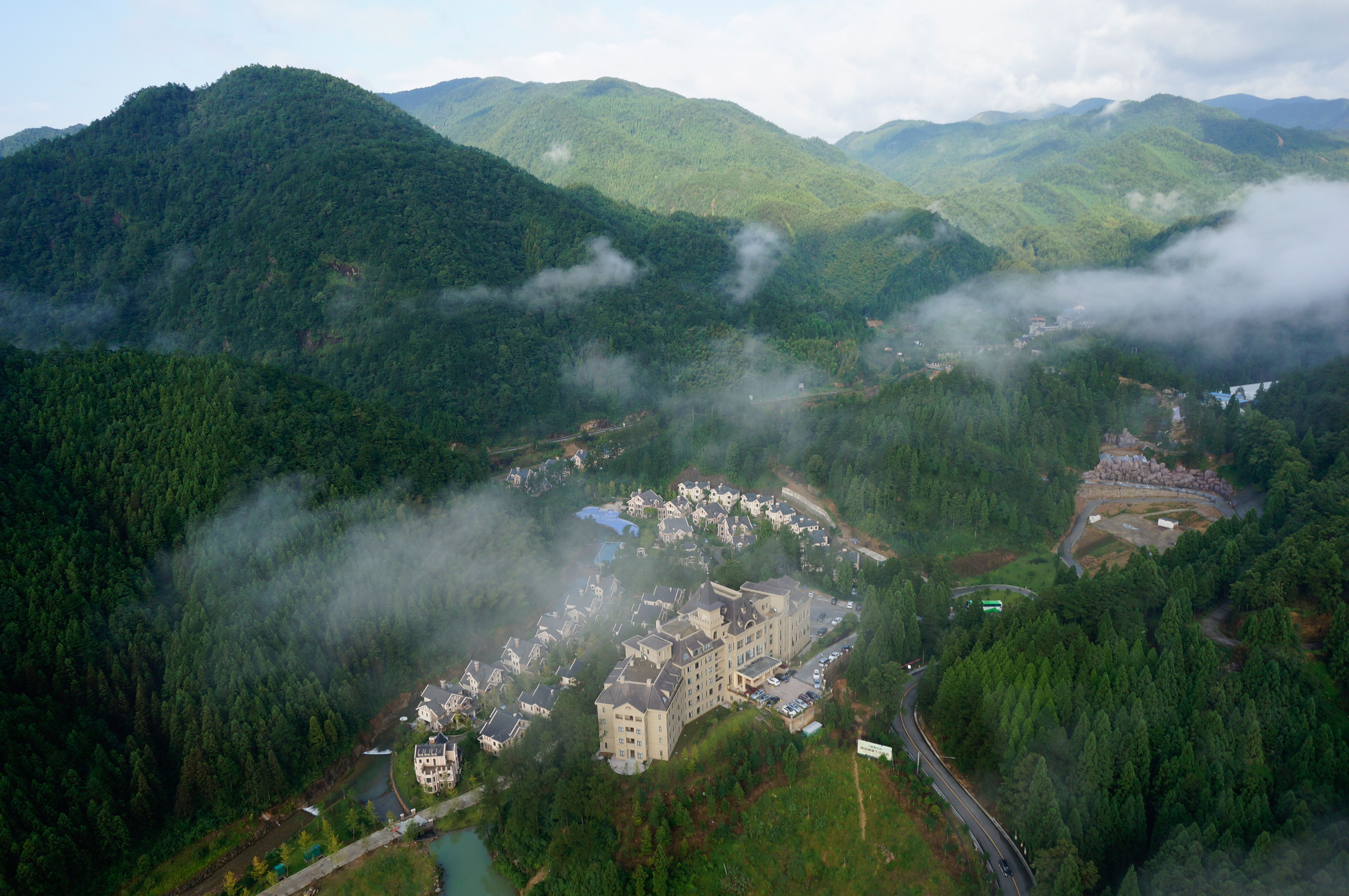 森林氧吧小鎮(zhèn)鳥瞰（天鵝堡）.jpg